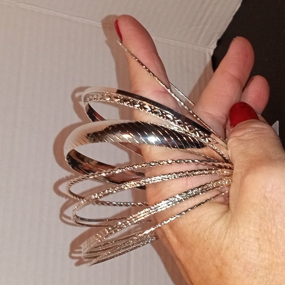 Assorted Bangle Bracelet Collection - Picture 4 of 5